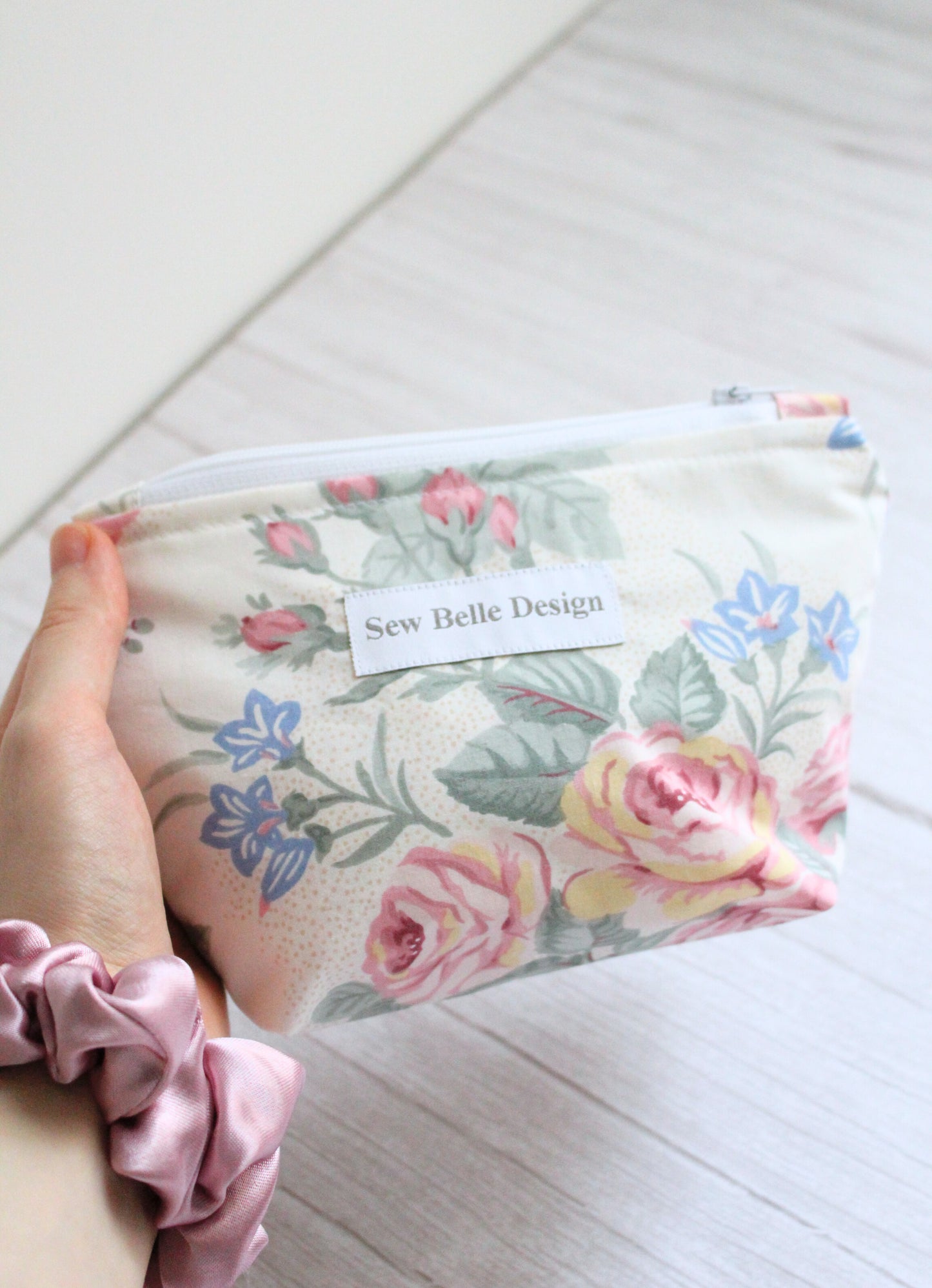 Anita Zip Bag - Cream Vintage Florals