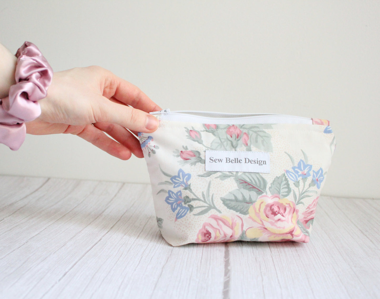 Anita Zip Bag - Cream Vintage Florals