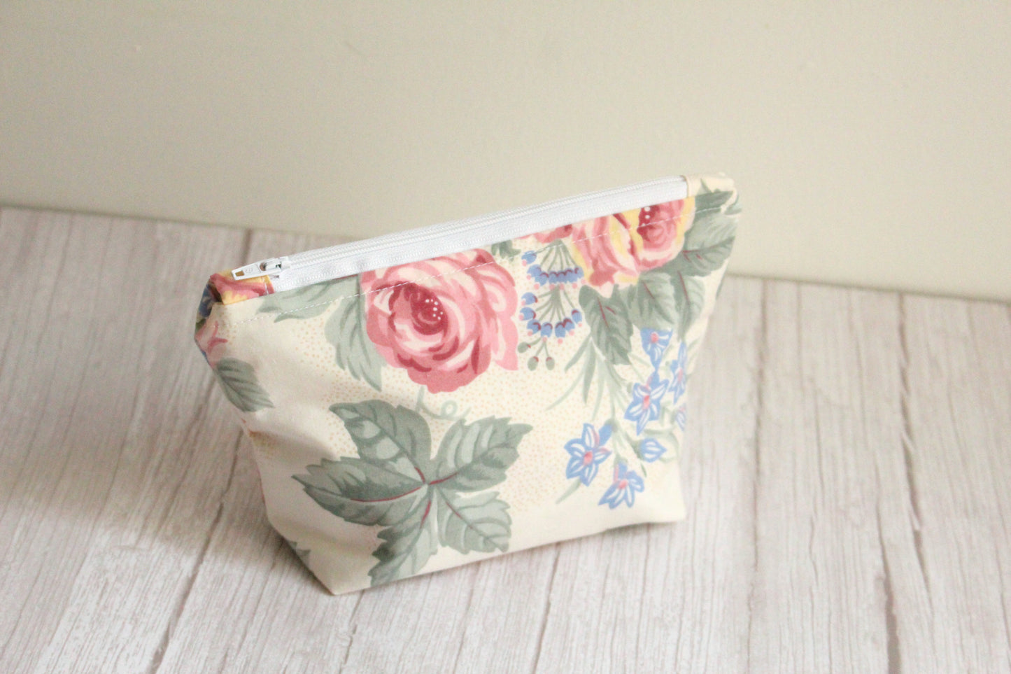Anita Zip Bag - Cream Vintage Florals