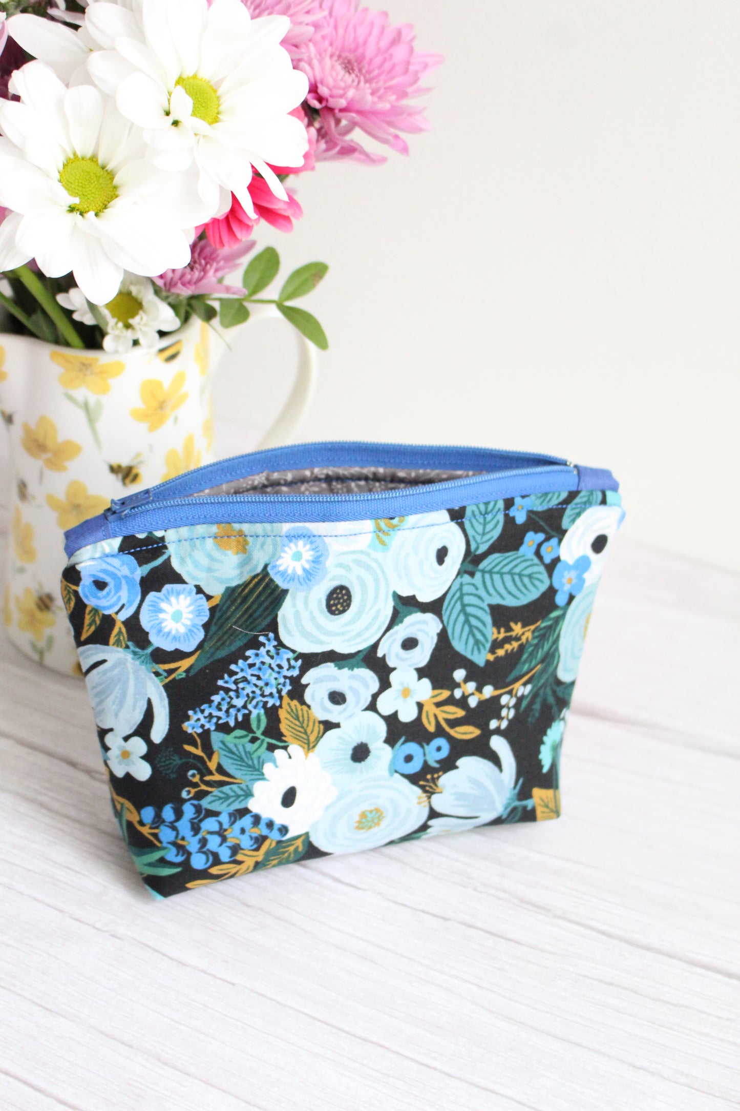 Anita Zip Bag - Dark Blue Florals