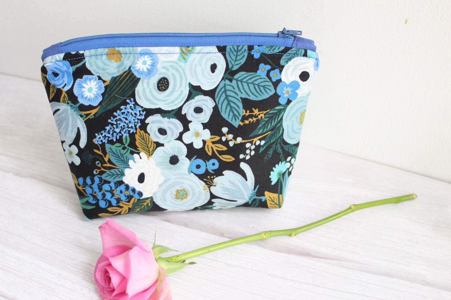 Anita Zip Bag - Dark Blue Florals