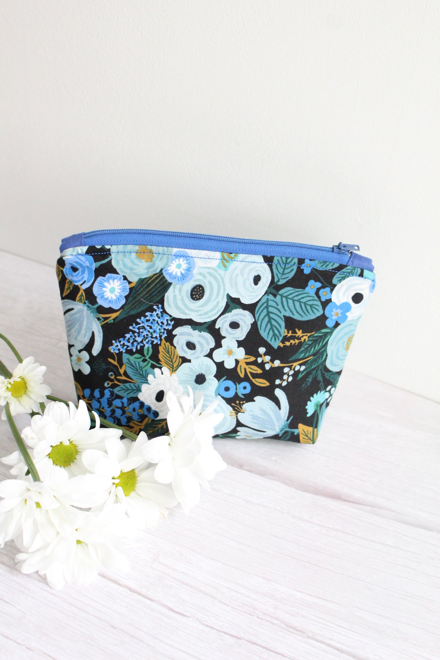 Anita Zip Bag - Dark Blue Florals