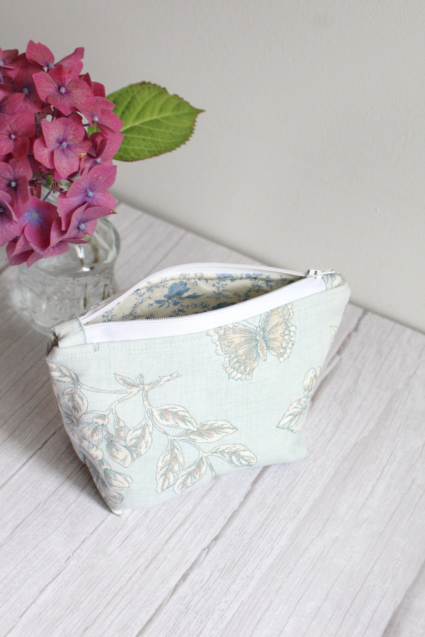 Anita Zip Bag - Blue Woodland Foliage