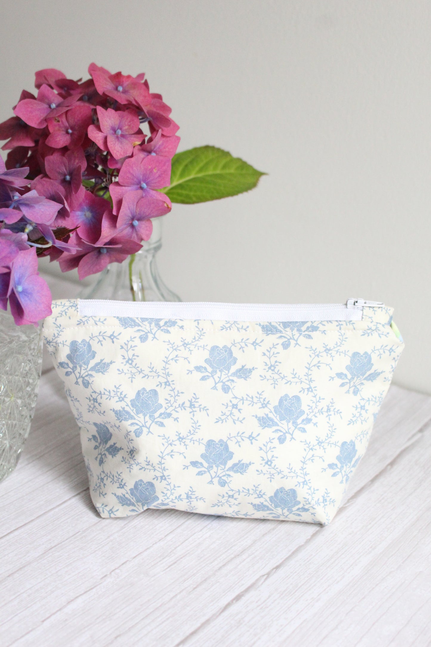 Anita Zip Bag - Blue & Cream Floral