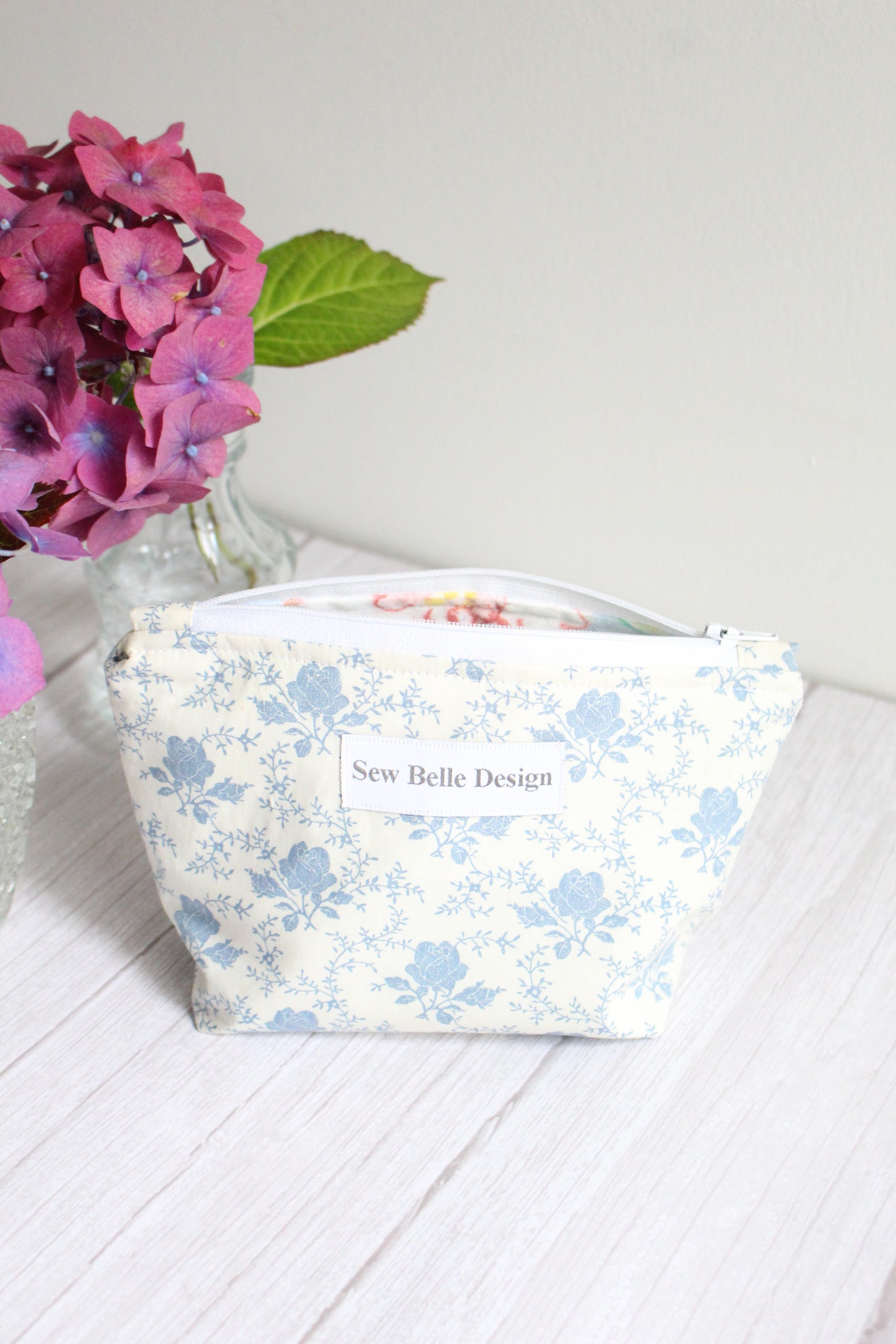 Anita Zip Bag - Blue & Cream Floral