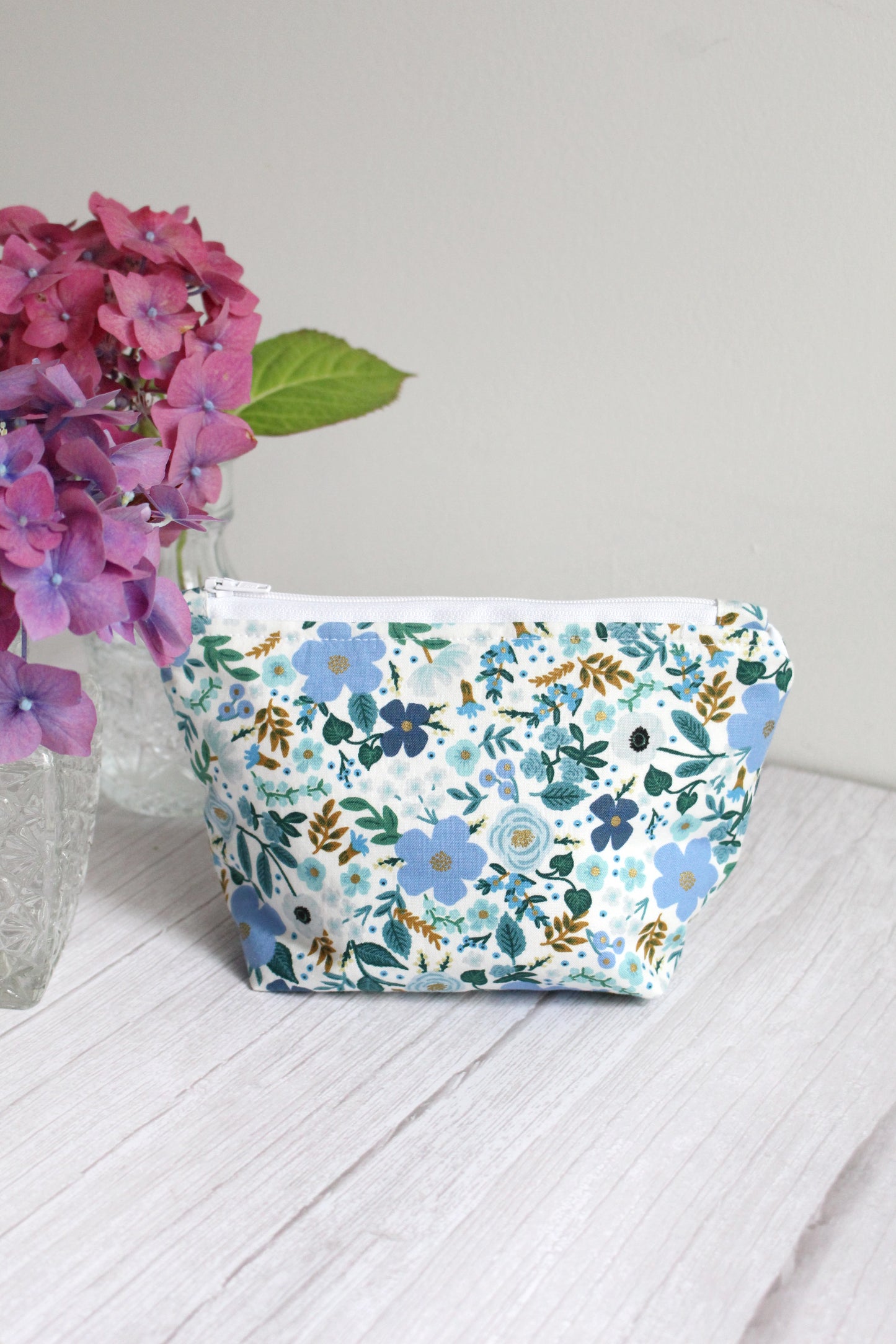 Anita Zip Bag - Blue Ditsy Floral