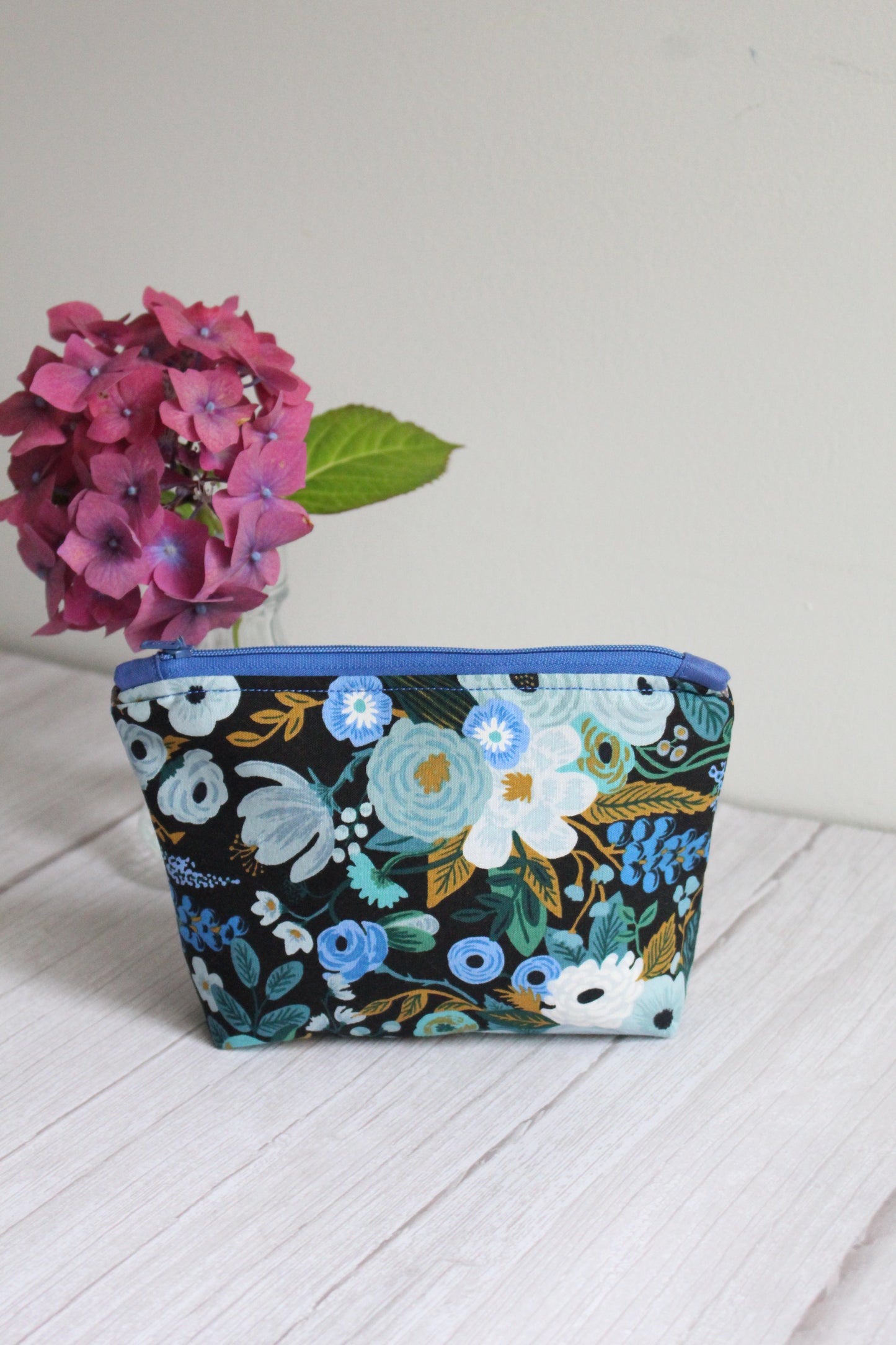 Anita Zip Bag - Dark Blue Florals