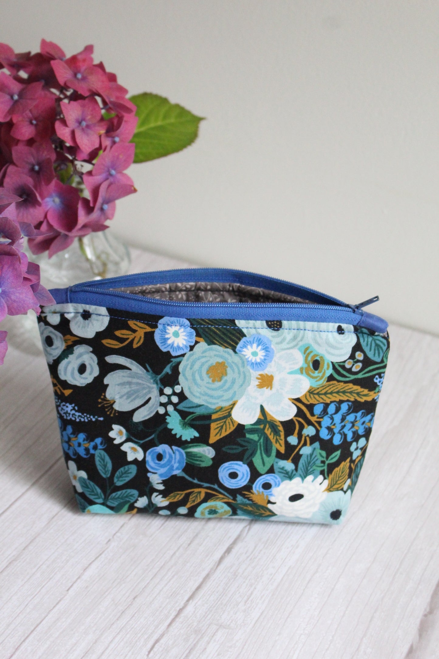 Anita Zip Bag - Dark Blue Florals